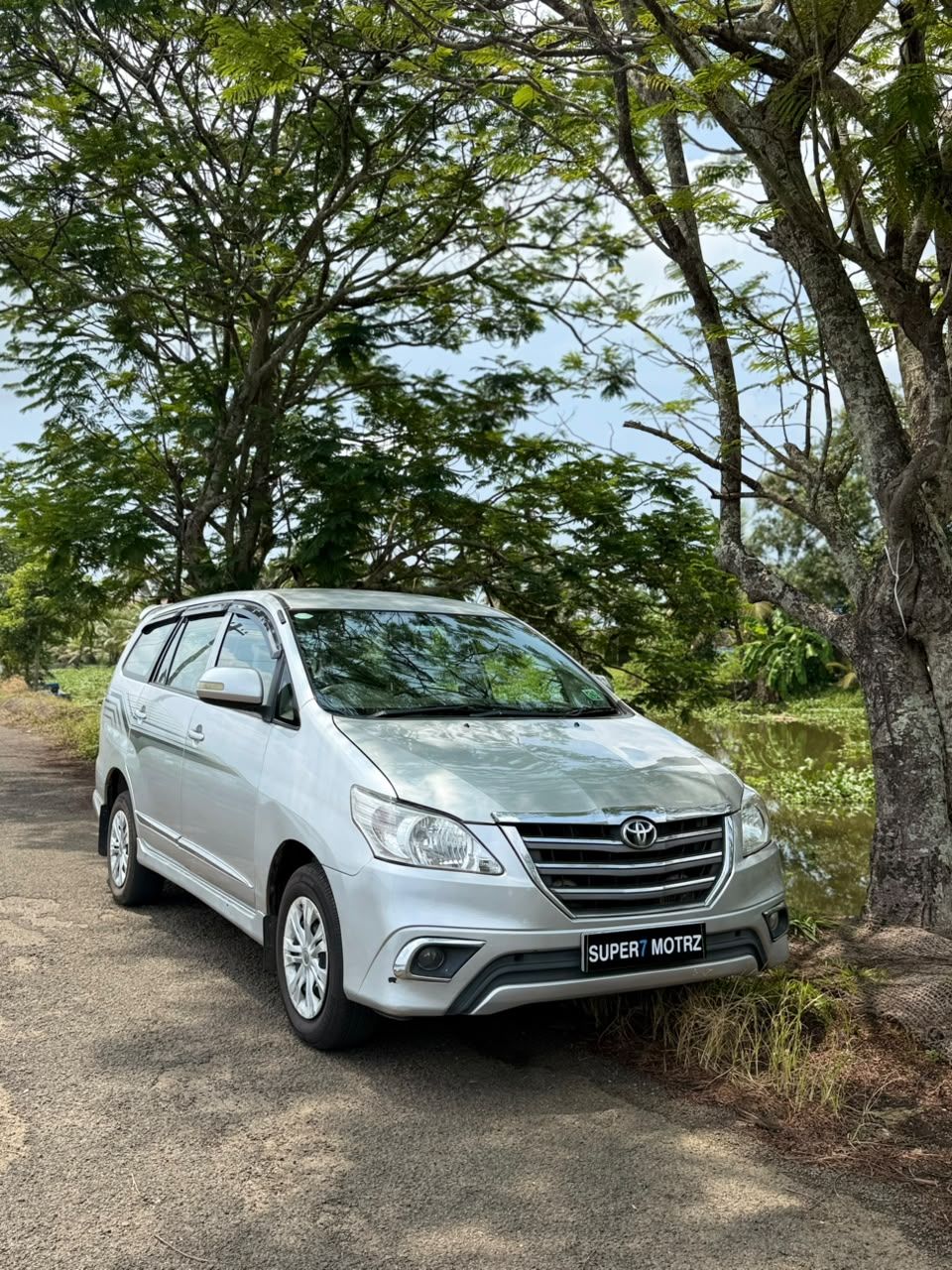 2009 Toyota Innova G (2/10)